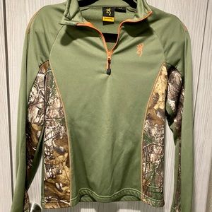 Browning women 1/4 zip size M